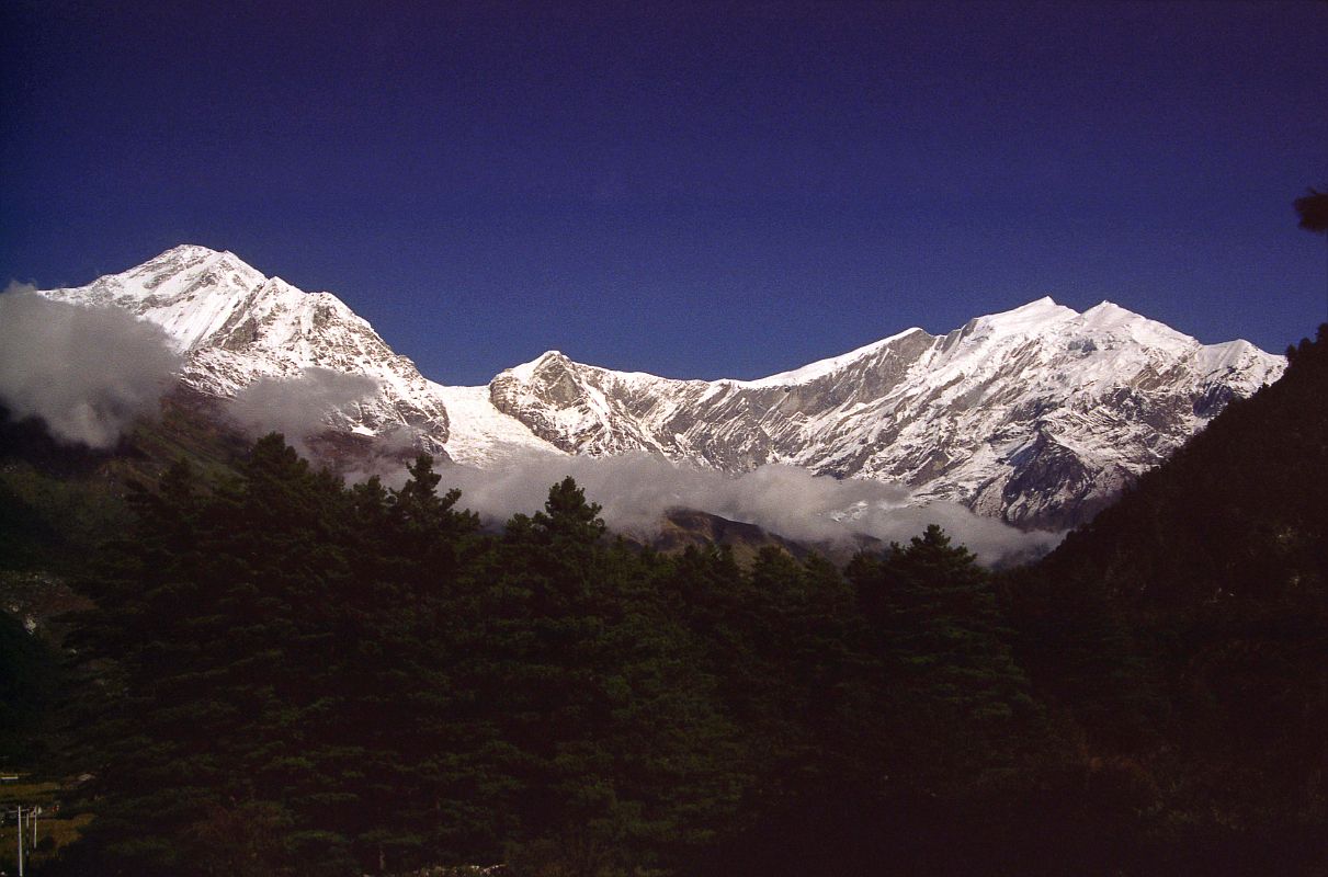 406 Dhaulagiri to Tukuche Peak Early Morning From Lete Next morning Noyelle woke us early: 